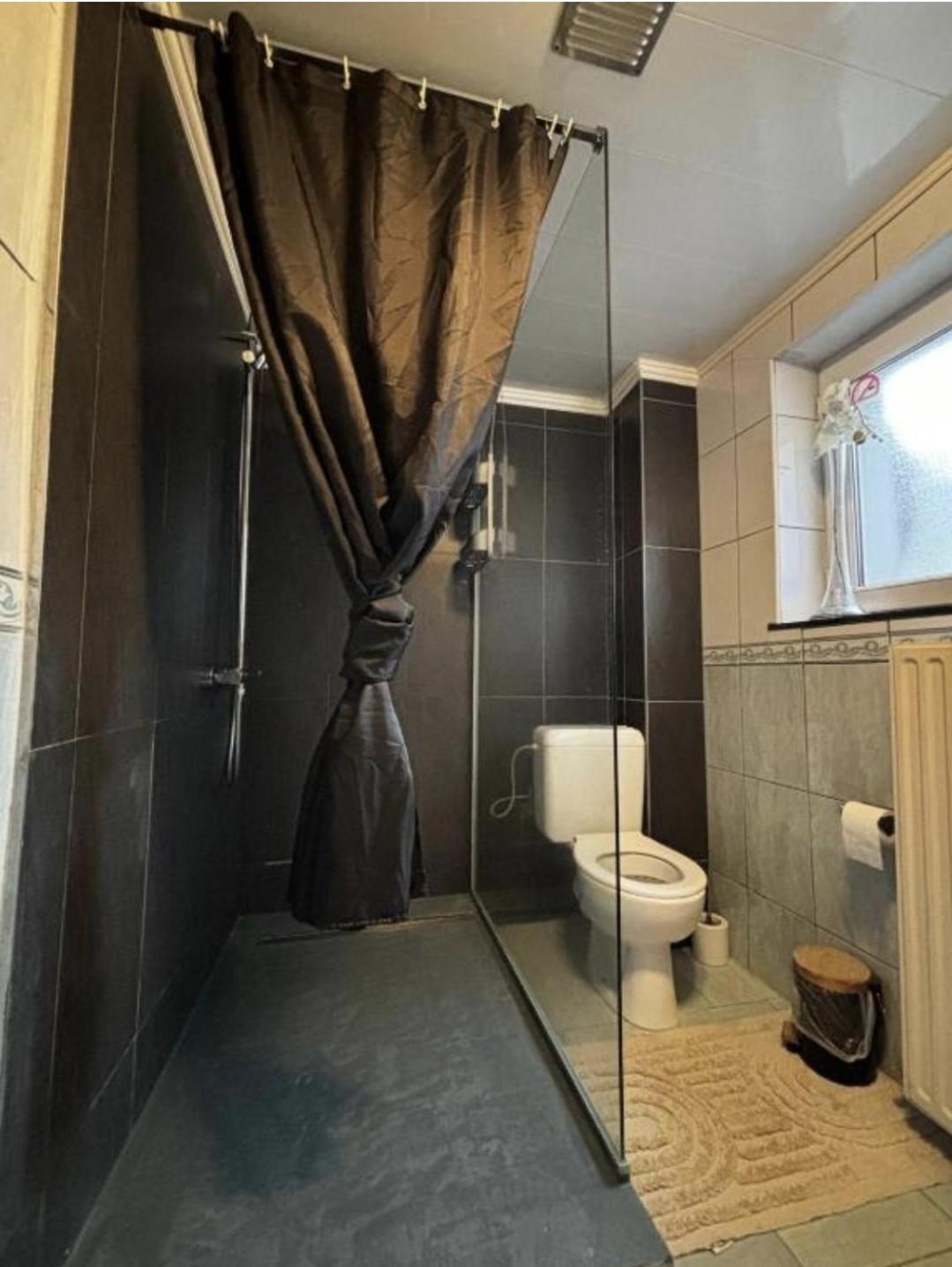 Guest House Atomium Брюксел Екстериор снимка